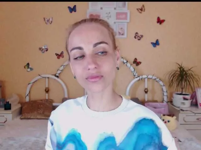 Live sex webcam photo for AdelinJensen #273259265