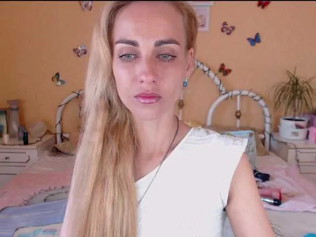 Live sex webcam photo for AdelinJensen #273367101