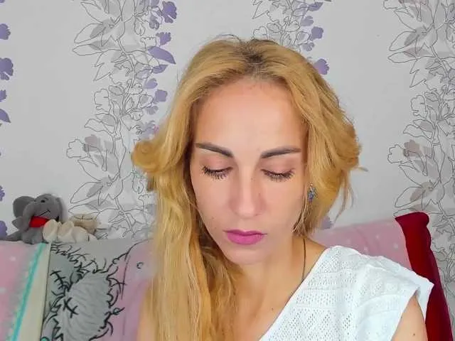 Live sex webcam photo for AdelinJensen #273523841