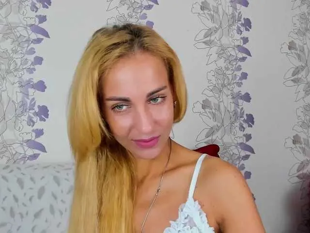 Live sex webcam photo for AdelinJensen #273708736