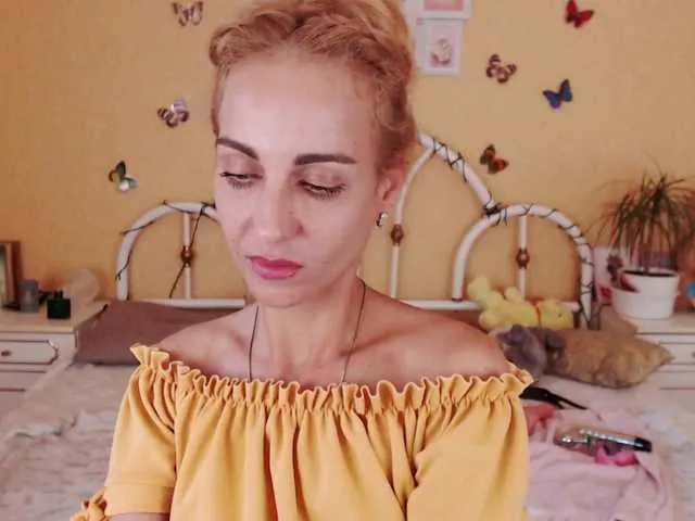 Live sex webcam photo for AdelinJensen #273847144