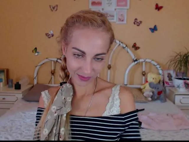 Live sex webcam photo for AdelinJensen #273874730