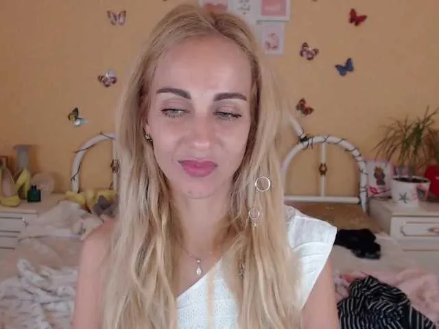 Live sex webcam photo for AdelinJensen #274175757