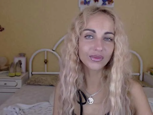 Live sex webcam photo for AdelinJensen #275531799