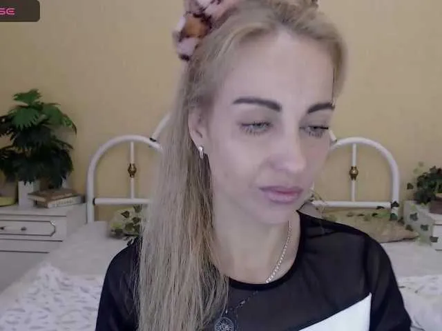 Live sex webcam photo for AdelinJensen #276382234