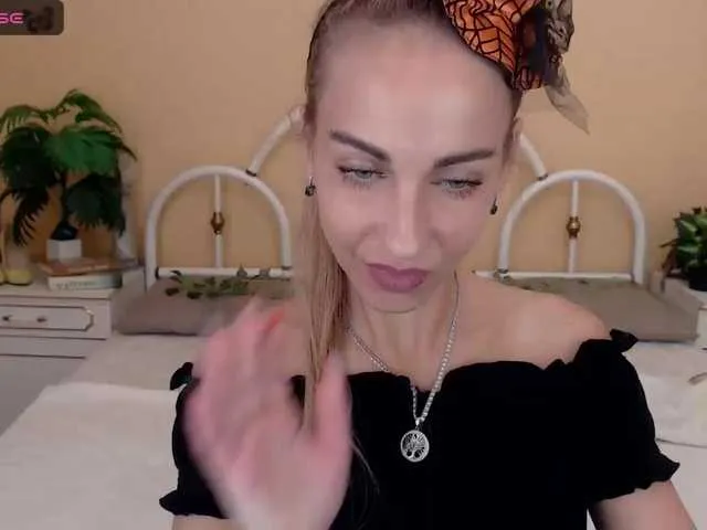 Live sex webcam photo for AdelinJensen #276593098