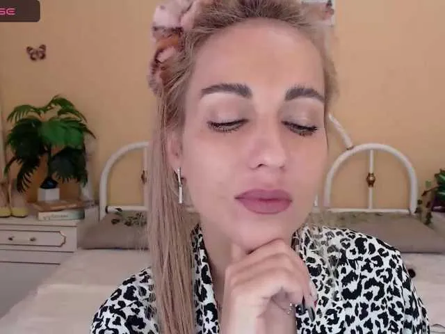 Live sex webcam photo for AdelinJensen #276598935