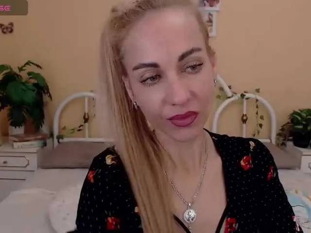 Live sex webcam photo for AdelinJensen #276675247
