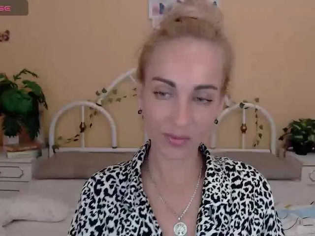 Live sex webcam photo for AdelinJensen #276682784