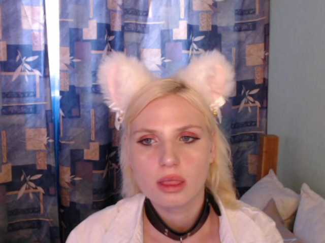 Live sex webcam photo for Adelina-13 #275662885