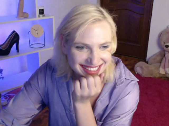 Live sex webcam photo for Adelina-13 #275746573