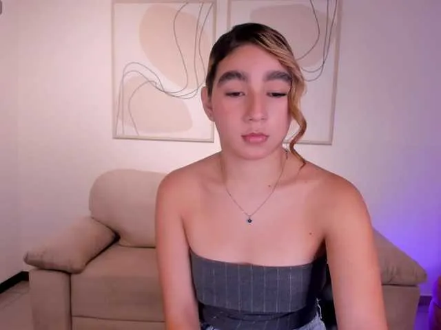 Live sex webcam photo for AdharaMoretti #291090214