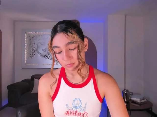 Live sex webcam photo for AdharaMoretti #291120522