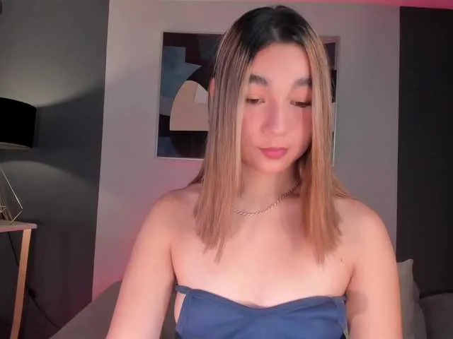 Live sex webcam photo for AdharaMoretti #291178752