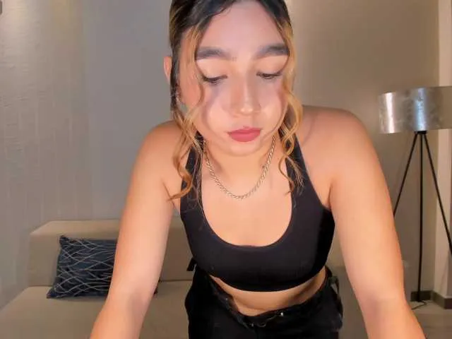 Live sex webcam photo for AdharaMoretti #291331635