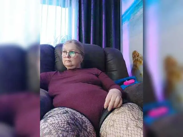 Live sex webcam photo for Adiline #292381965