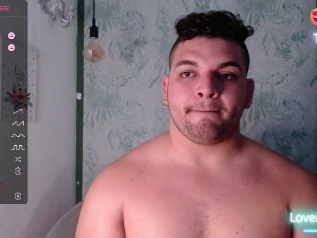 Live sex webcam photo for AdonisWalker #276112532