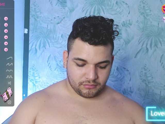 Live sex webcam photo for AdonisWalker #276136063