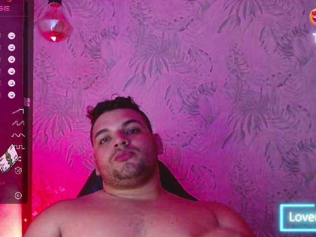 Live sex webcam photo for AdonisWalker #276143323