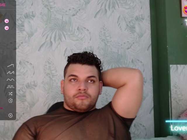 Live sex webcam photo for AdonisWalker #276167214