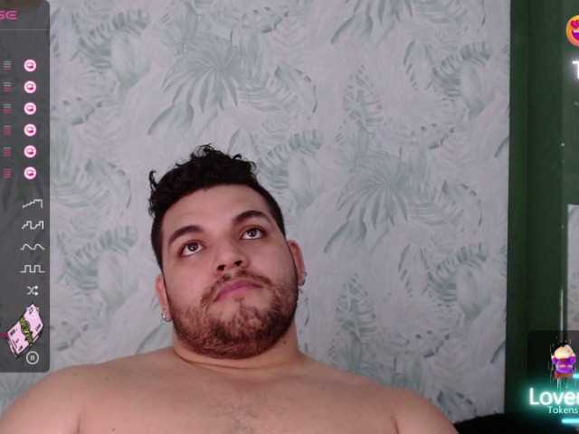 Live sex webcam photo for AdonisWalker #276224296