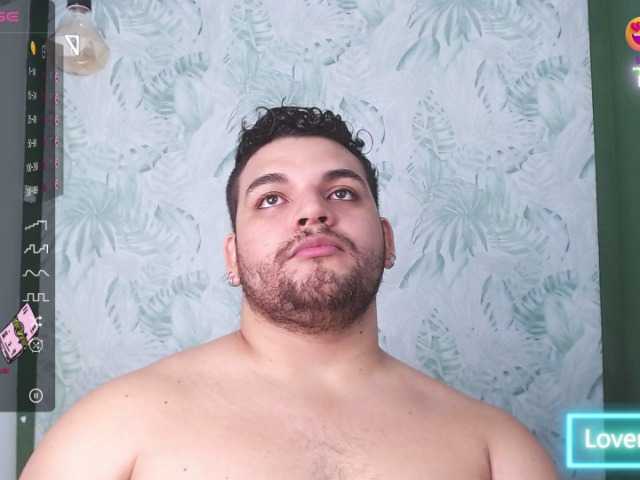 Live sex webcam photo for AdonisWalker #276231697