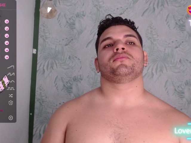 Live sex webcam photo for AdonisWalker #276239566