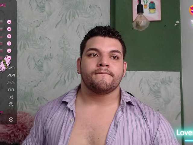 Live sex webcam photo for AdonisWalker #276297447