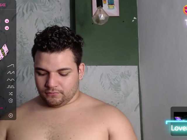 Live sex webcam photo for AdonisWalker #276317517