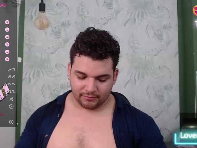 Live sex webcam photo for AdonisWalker #276324943