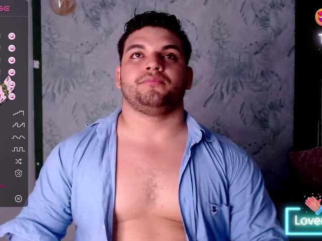 Live sex webcam photo for AdonisWalker #276352871