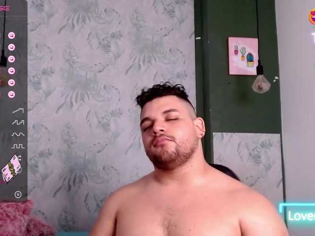 Live sex webcam photo for AdonisWalker #276396832