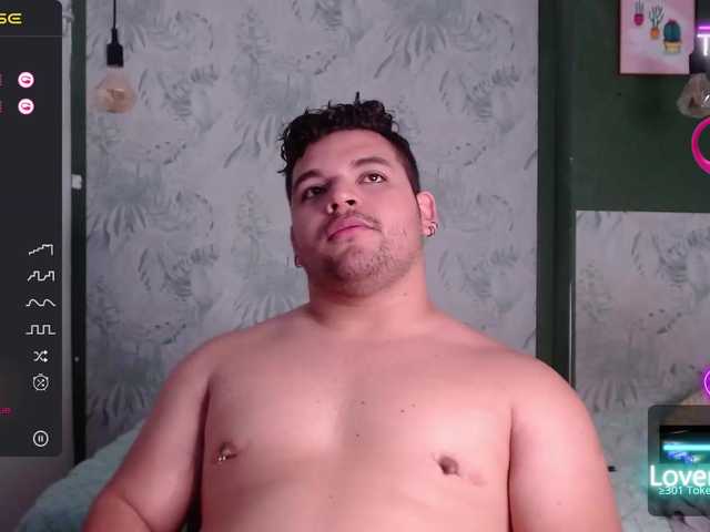 Live sex webcam photo for AdonisWalker #276520459