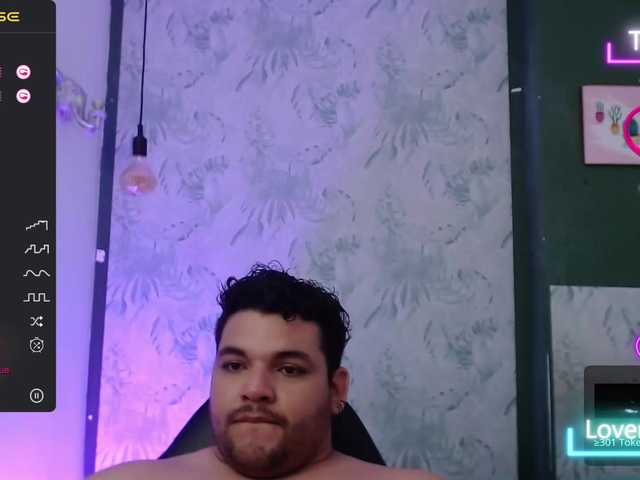 Live sex webcam photo for AdonisWalker #276639815