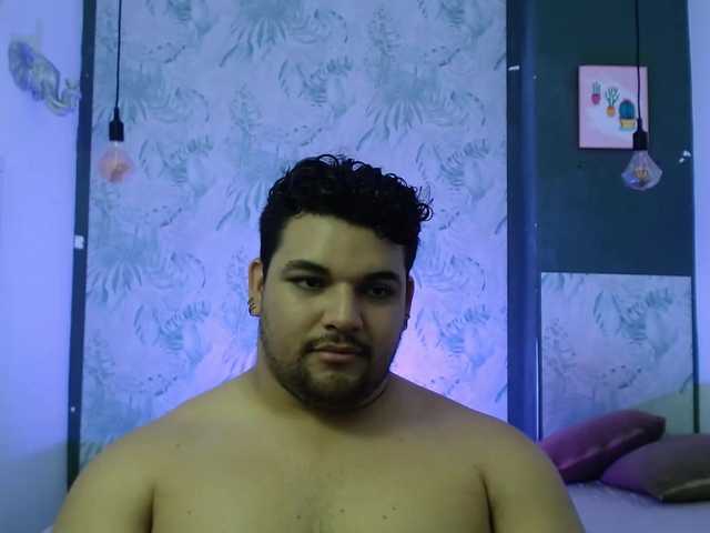 Live sex webcam photo for AdonisWalker #276737323