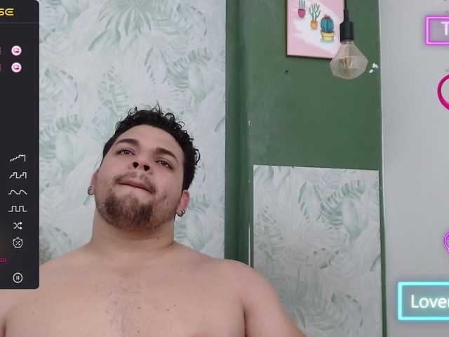 Live sex webcam photo for AdonisWalker #276822373