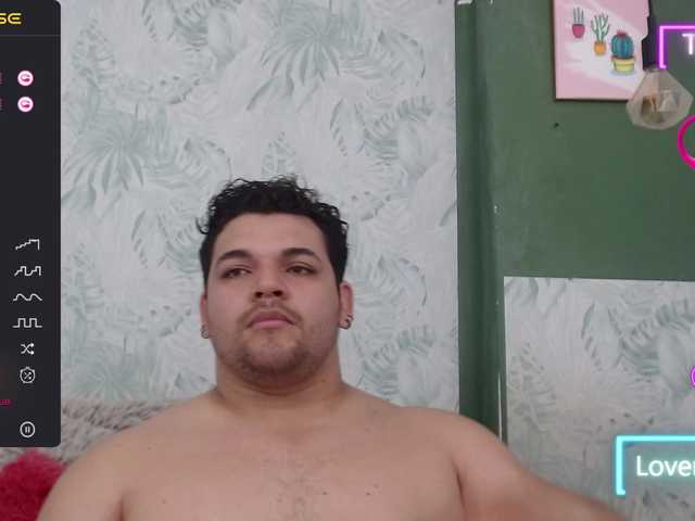 Live sex webcam photo for AdonisWalker #276884221