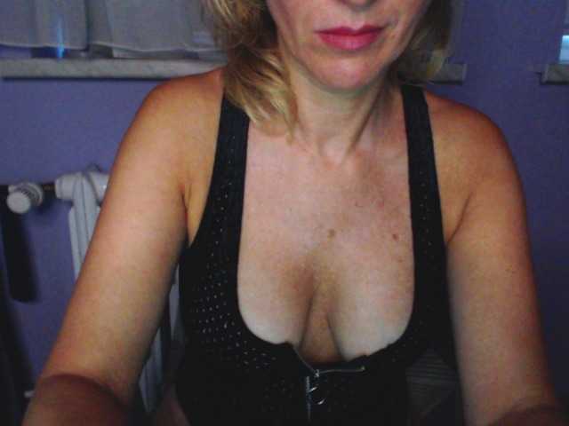 Live sex webcam photo for AdreySmith #276239521