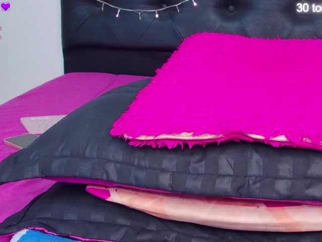 Live sex webcam photo for Adriana-55 #290664911