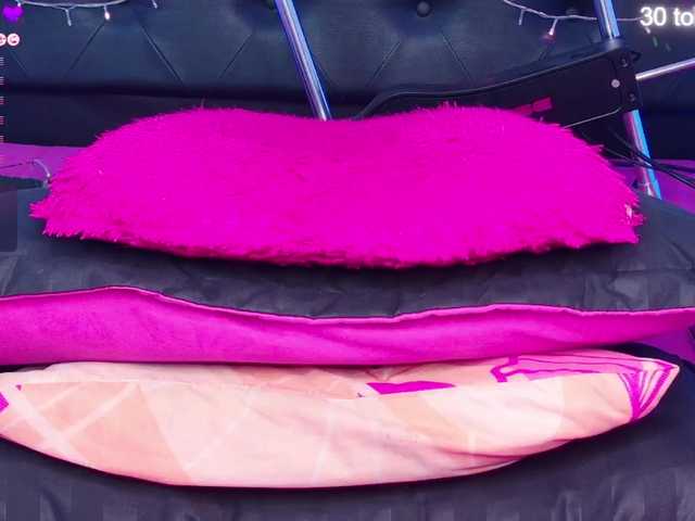 Live sex webcam photo for Adriana-55 #290698958