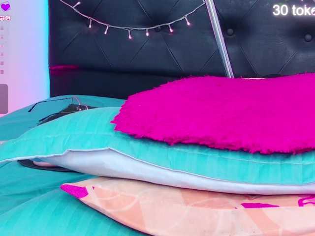 Live sex webcam photo for Adriana-55 #290845036