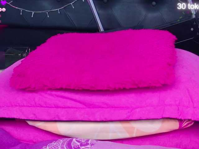 Live sex webcam photo for Adriana-55 #291088758