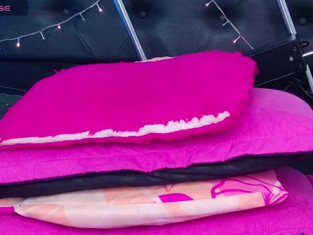 Live sex webcam photo for Adriana-55 #291251063