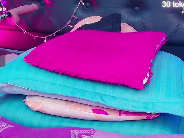 Live sex webcam photo for Adriana-55 #291471325