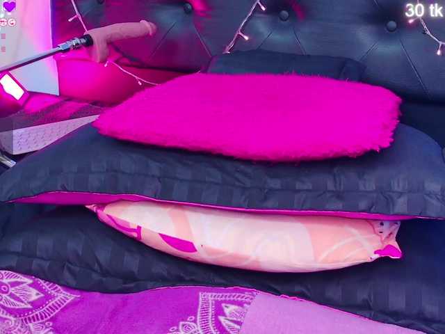 Live sex webcam photo for Adriana-55 #291625744