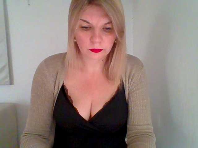 Live sex webcam photo for AdriannaLove #290975465