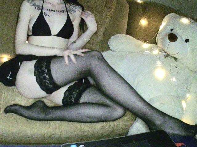 Live sex webcam photo for Aenelle #272515437