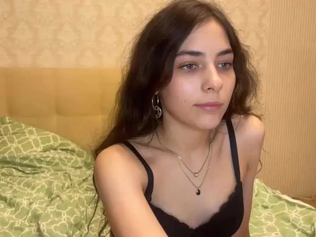 Live sex webcam photo for AfinaShy #276644786