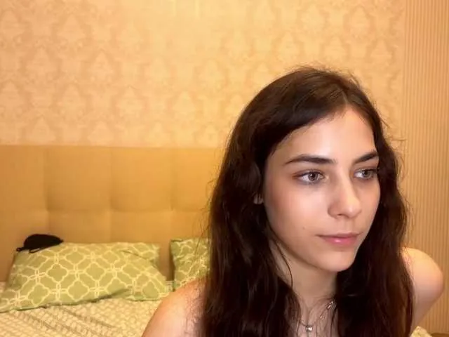 Live sex webcam photo for AfinaShy #276657827