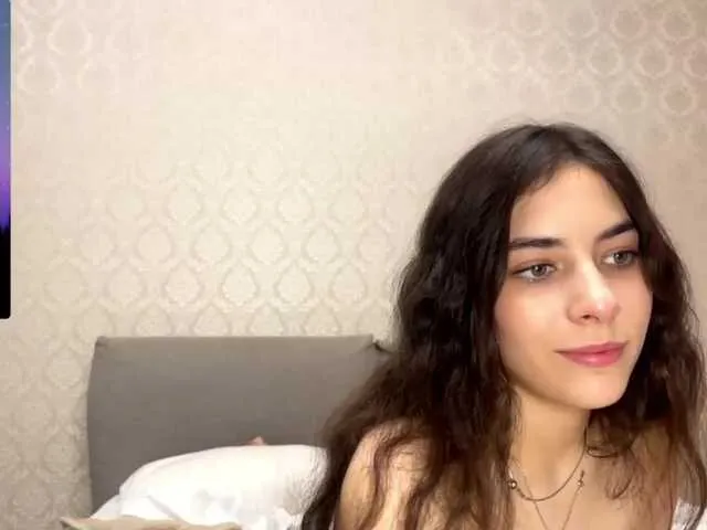 Live sex webcam photo for AfinaShy #276792390